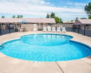 Image of Castle Inn & Suites Niagara Falls