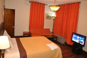 Image of Newark Airport Room with Private Bath
