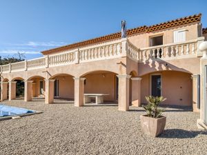 Image of Plush Villa in Le Cannet-des-maures With Private Pool