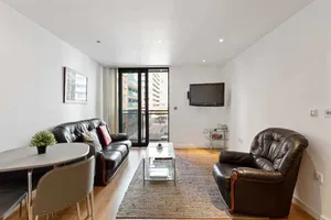 Image of 2 Bed W/private Balcony 10 min to Canary Wharf Stn