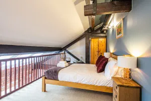 Image of Beautiful 1-Bed Apartment in Grade Listed Warehouse - Victoria Quays, Sheffield City Centre, FREE Parking, Pet Friendly, Netflix