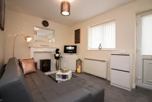 Image of Exclusive Bungalow w Parking - M6, Walsall, Birmingham Airport