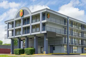 Image of Howard Johnson Downtown / Opryland Area