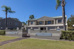 Image of Carindale, 13 19 Dowling Street - Ground floor unit with complex pool and tennis court