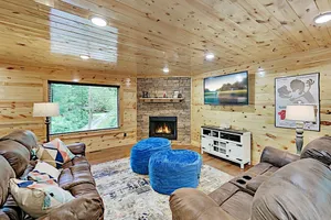 Image of Lakpow45 3 Bedroom Cabin