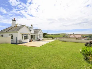 Image of Woolmancliffe