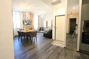 Image of Garibaldi Acropolis, emplacement ideal, parking