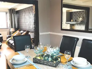 Image of Babsysplace - Open Plan 3 Bed Townhouse