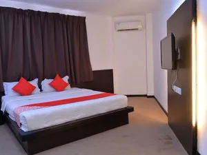 Image of OYO 43960 Laksamana Executive & Boutique Hotel