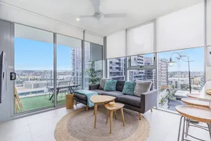 Image of Open View 2b2b Apt Parking Pool GYM BBQ Qne088