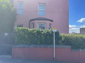 Image of Beautiful 1-bed Basement Flat in Leeds