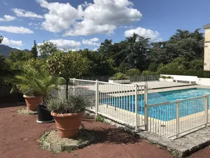 Image of Aparté