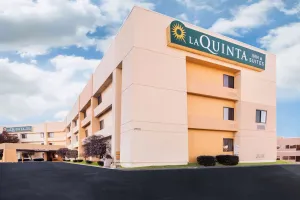 Image of La Quinta Inn & Suites by Wyndham Columbia