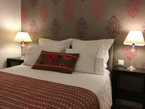 Image of LES TROIS CHANDELIERS un petit paradis en plein centre ville