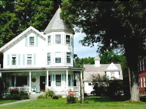 Image of Hugging Bear Inn and Shoppe