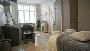 Image of Little Suite - Suzanne