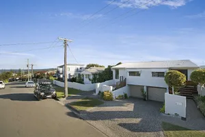 Image of Minutes walk to Peregian Beach and surf! - Unit 1/28 Pelican Street