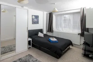 Image of Lovely Rooms in a Quiet Place of Woking