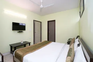 Image of OYO 14723 Diamond Deluxe