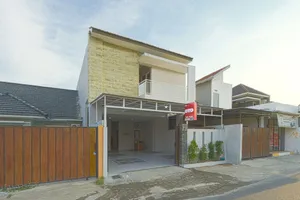 Image of OYO 1542 Yessy Mansion