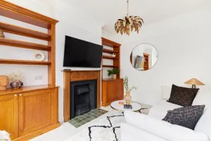 Image of The West Ealing Escape - Glamorous 4bdr House With Patio