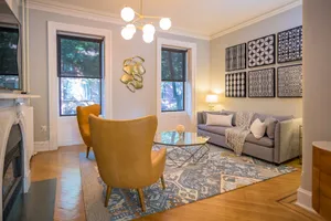 Image of Deedee's Brownstone Van Vorst Park