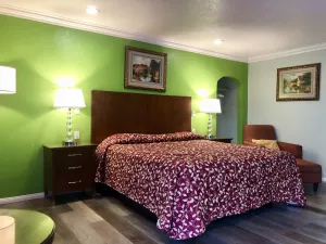 Image of La PETITE ROUGE MOTEL