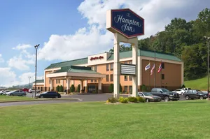 Image of HAMPTON INN NEWCOMERSTOWN