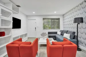 Image of Miami 2 Bedroom Home Trampoline BBQ Street Art