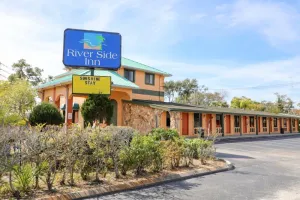 Image of River Side Inn