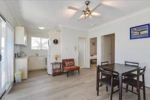 Image of Surf Side Palms 12
