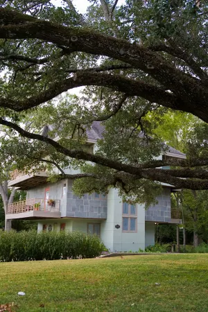 Image of Downtown Bryan Treehouse: Hot Tub and Peaceful Escape