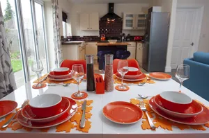 Image of NEW Stunning 3BD House Central Ashford Sleeps 6!