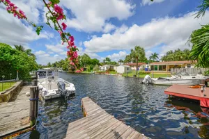 Image of Wonderful 2BR House with Canal Access