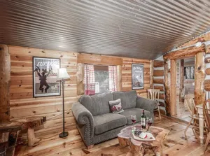 Image of Sleeping Bear, 2 Bedrooms, Front Deck, Midtown, Sleeps 6