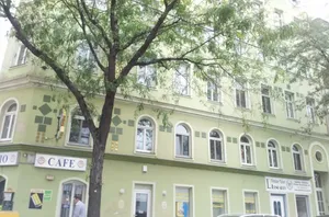 Image of Large Comfortable Schönbrunn