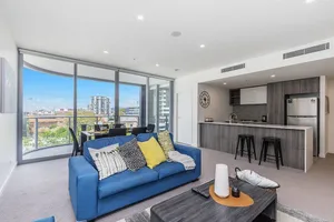 Image of Modern 2 Bedroom Apartment with Parking South Brisbane