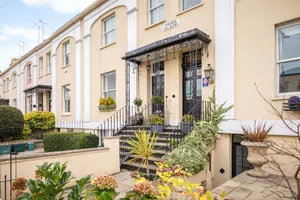Image of Crossways Guest House Cheltenham