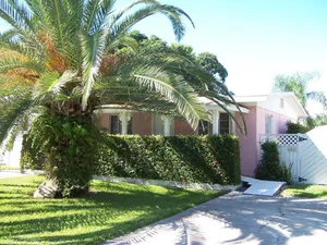 Image of Seahorse Villa East 1 Bedroom Home by Redawning