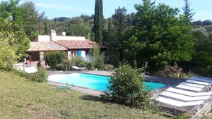 Image of baraveou home in nature