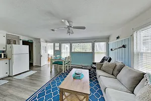 Image of 121B Portland Ave Cabin - 1 Br cabin by RedAwning