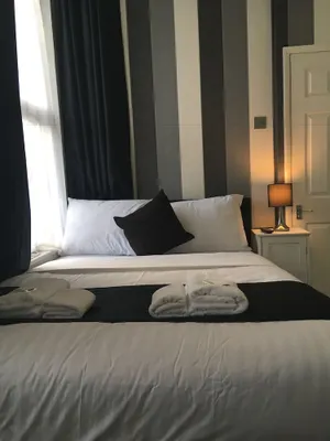 Image of the pine lodge