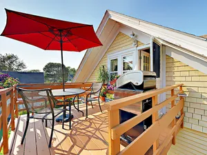 Image of Romantic Crowâ€™s Nest Hideaway 1 Bedroom Apts