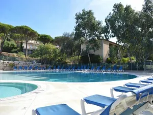 Image of Appartement T2 : Jardin, Piscine, Parking à Sainte-Maxime