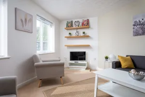 Image of Lloyd Close Cheltenham - Close to Town Centre & GCHQ