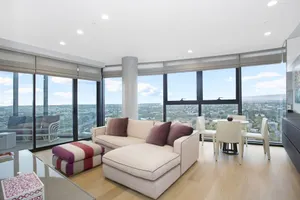 Image of Sky-high South Yarra luxury 2 bed sleeping up to 4