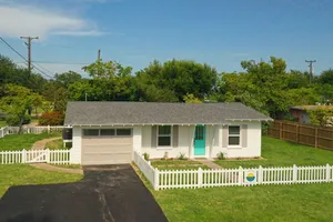 Image of 302 Rockport - 3 Br Home