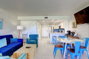 Image of Shore Thing Studio Bedroom Condo by Redawning