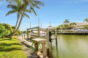 Image of Plantation Court Home