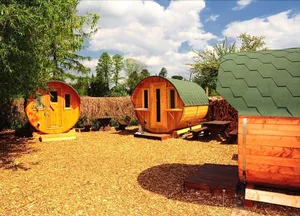 Image of Mini Hotel Übernachten Im Gurkenfass